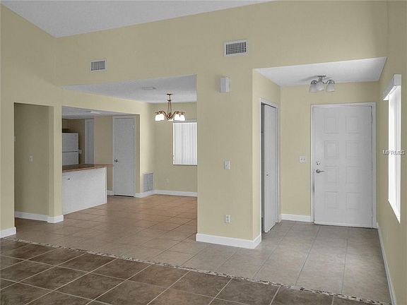 5th image of 729 Lakeside Dr