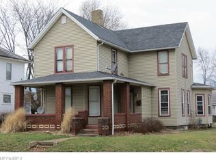 948 Chestnut St, Coshocton, OH 43812