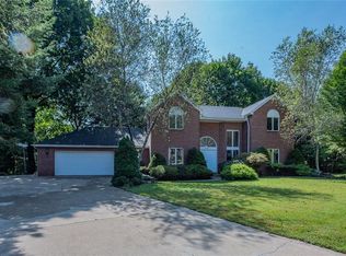 220 Hawthorne Ct, Pittsburgh, PA 15221