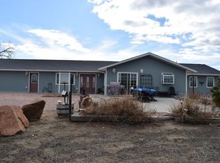 10 Two Trees Rd, Glenrock, WY 82637