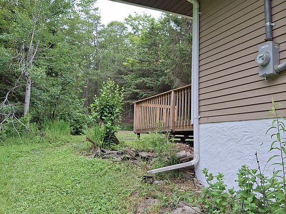 5th image of 1070 Hayes Rd