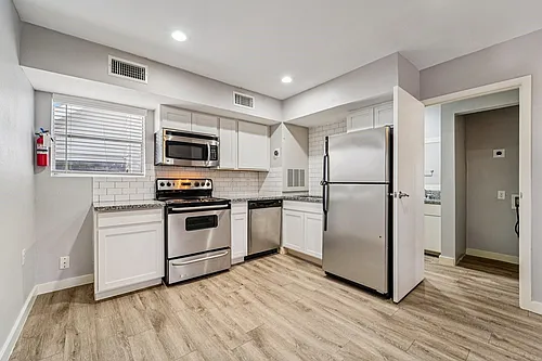 2807 Beauchamp St Photo 1