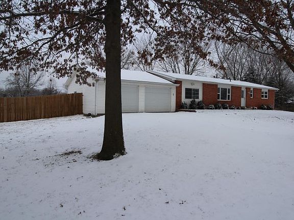 2nd image of 3105 N Lawrence Dr