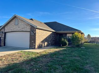 2404 W Bridlewood Trl, Ozark, MO 65721