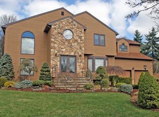 58 Silver Spring Ct, East Hanover, NJ 07936