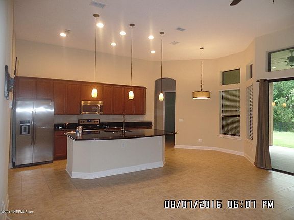 3rd image of 64 Ninewells Ln