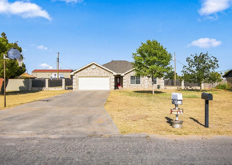 6306 Chickasaw