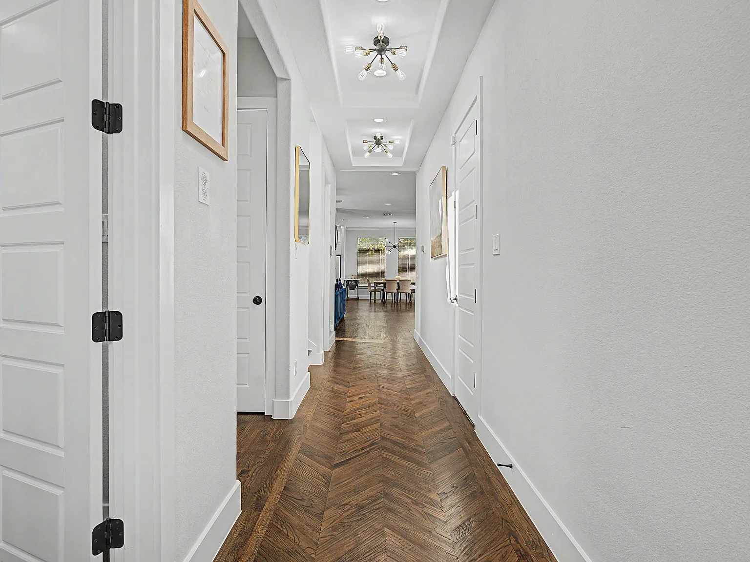 5 bed, 2708 sqft, $4,995 — Photo 4