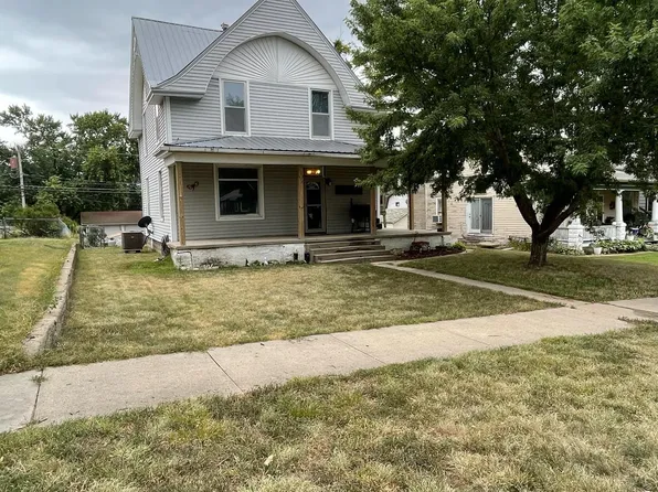 1010 5th St, Fairbury, NE 68352