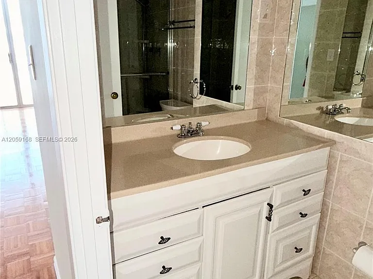 18051 Biscayne Blvd #1905 — Photo 10