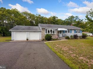 10 Scrapetown Rd, Pemberton, NJ 08068