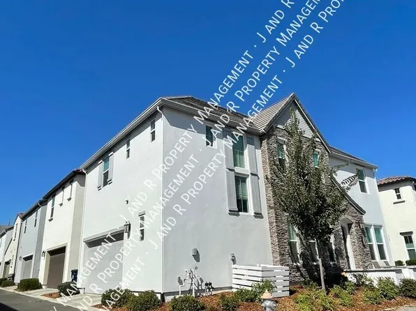 3188 Giovanni St, Sacramento, CA 95818