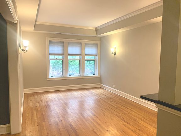3rd image of 221 N Oak Park Ave APT 1E
