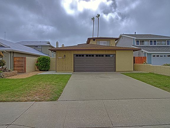 2nd image of 1086 Peninsula St