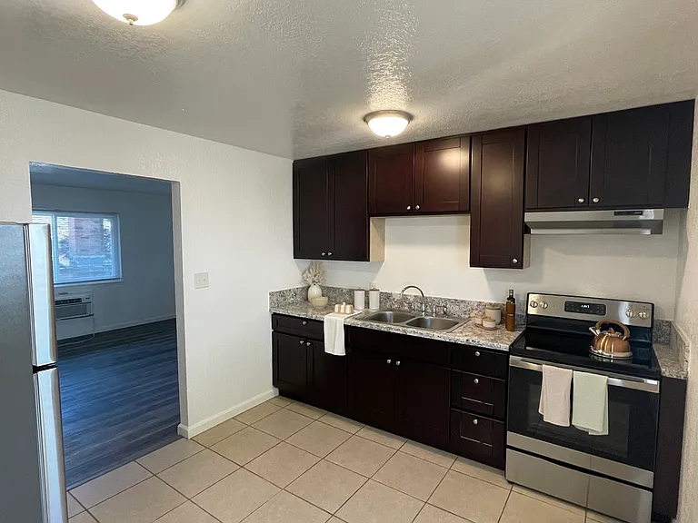 1213 V St #A — Photo 2