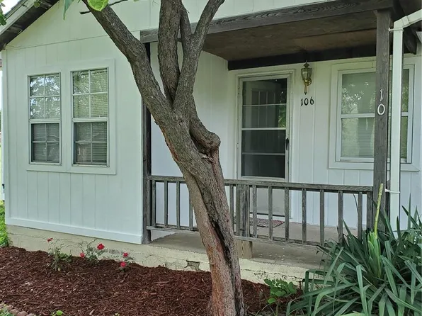 106 S Caroline Ave, Bellflower, MO 63333
