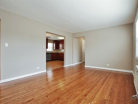 3rd image of 8833 La Crosse Ave #201