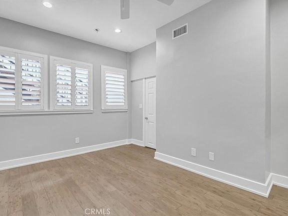 5th image of 122 Roycroft Ave #3