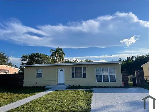 1316 NW 12th St