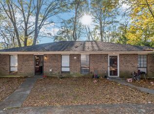 1027 Barn Oak Ct NE, Conyers, GA 30012