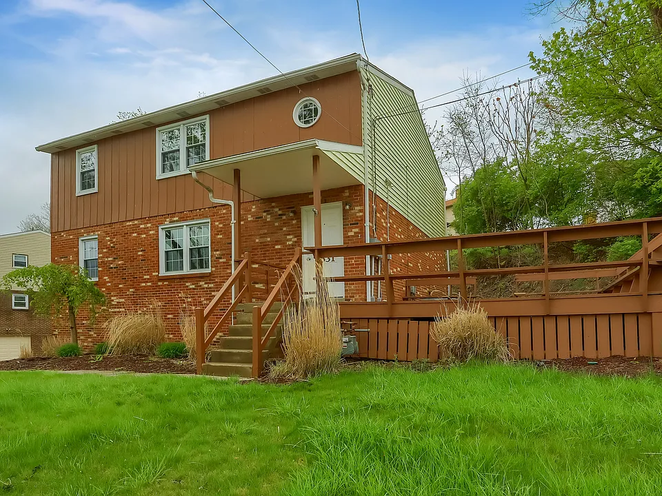2331 McKees Rocks Rd #2