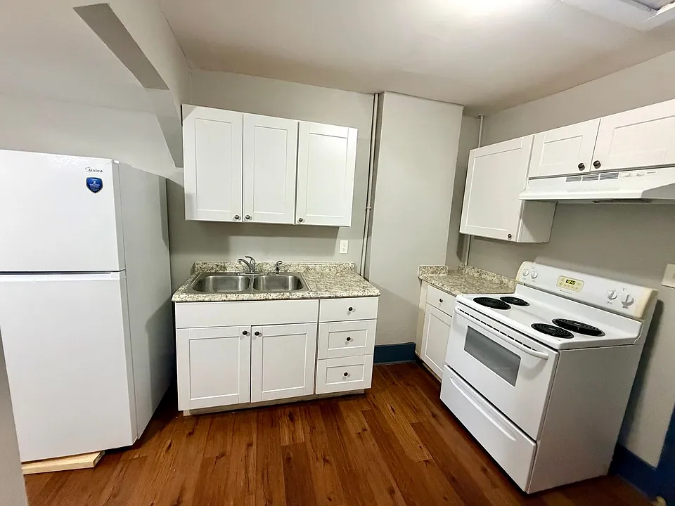 108 Blue Grass Ave #1/2