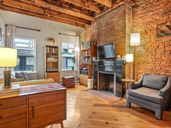 1 Goodwin Pl APT 4, Boston, MA 02114
