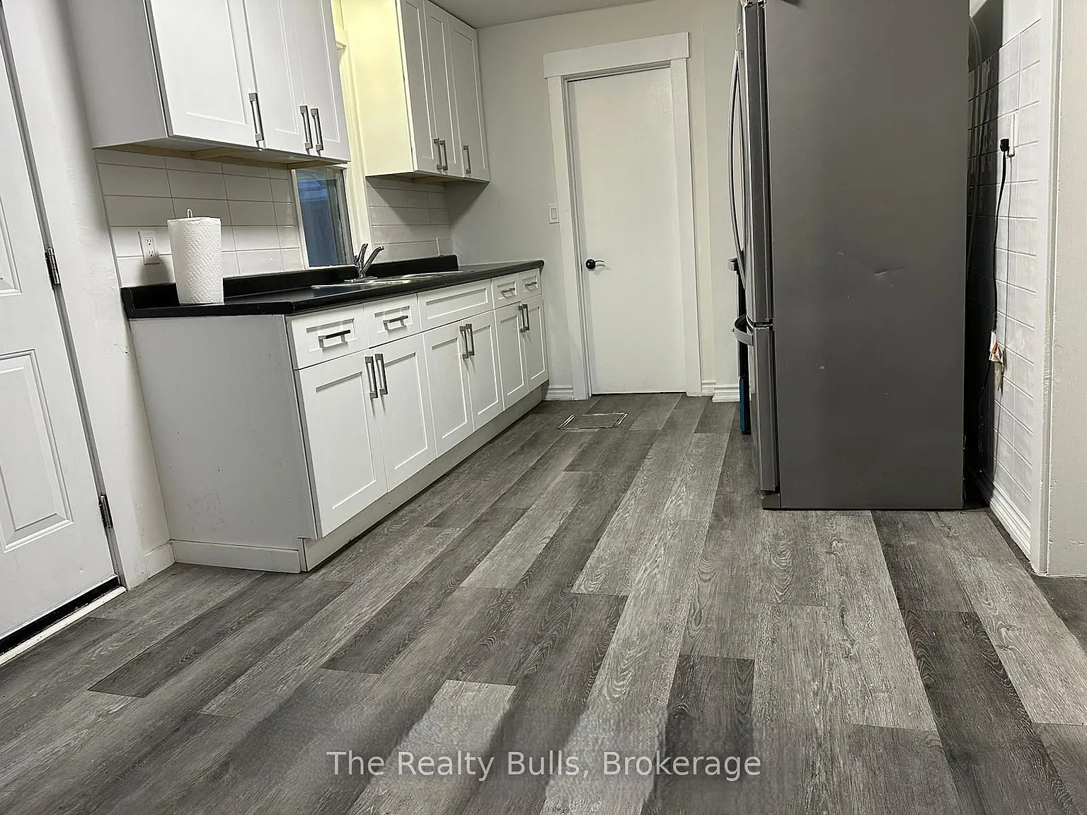 3 bed, $1,699 — Photo 2