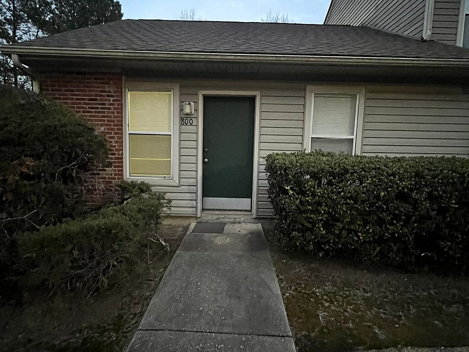 1st image of 800 Greenwood Dr