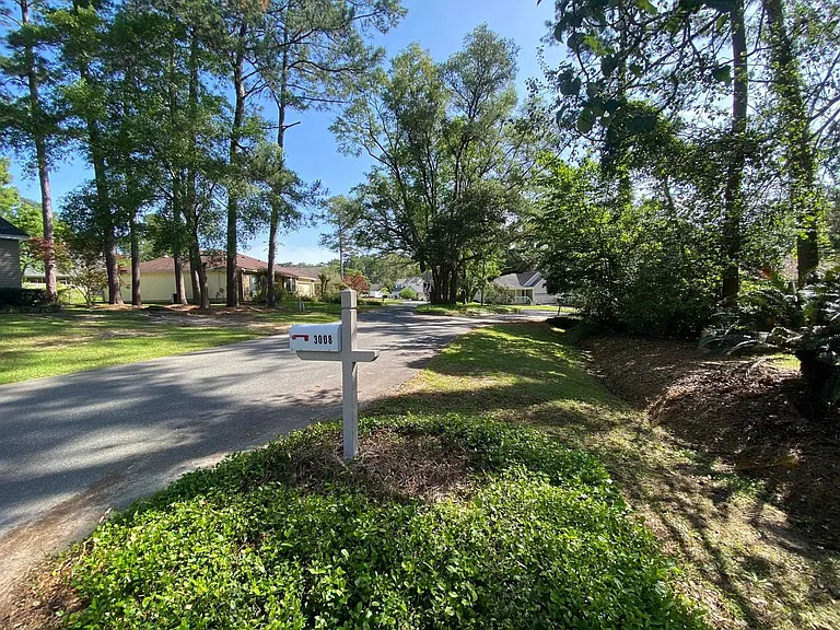 3008 Harpers Ferry Dr — Photo 4