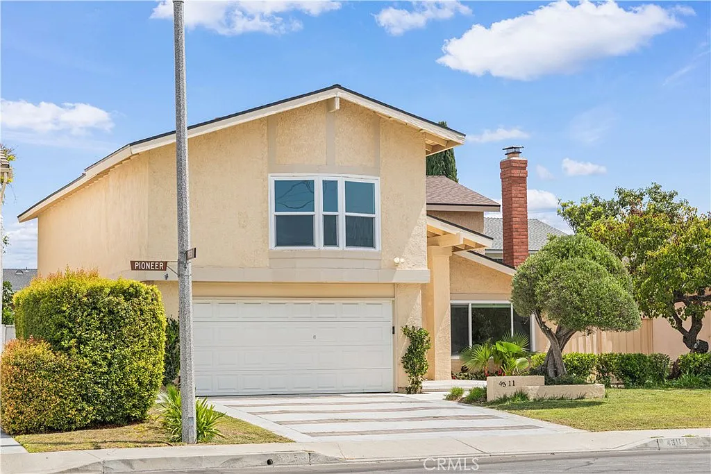 5 bed, 4.5 bath, 2732 sqft, $7,000 — Photo 1