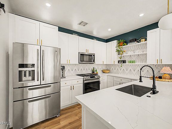 3rd image of 3840 E YEAGER Drive