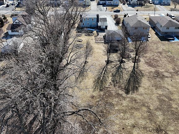 4th image of 7234 W 85th St