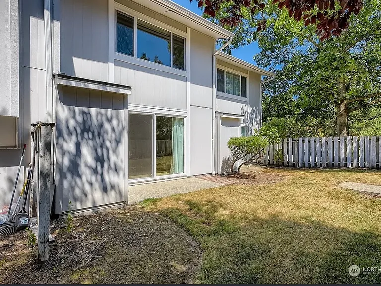 25255 108th Ave SE #J2 — Photo 9