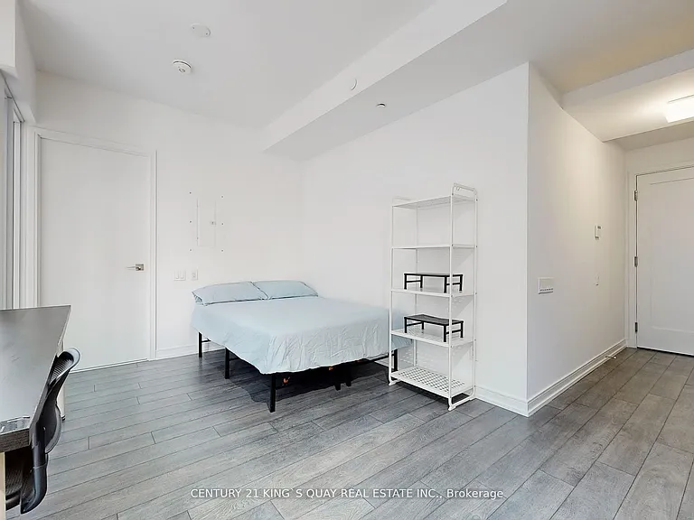 28 Wellesley St E #1501 — Photo 11