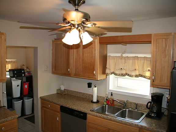 3rd image of 418 S Howard St