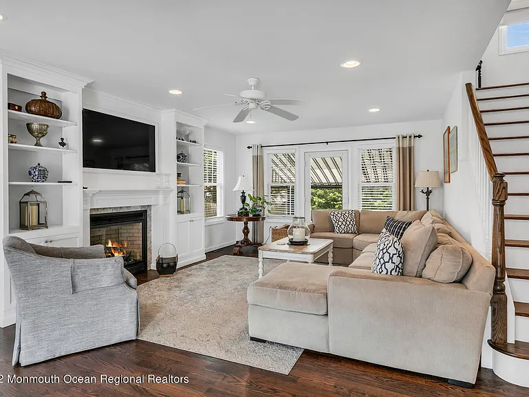 814 Pitney Dr — Photo 5