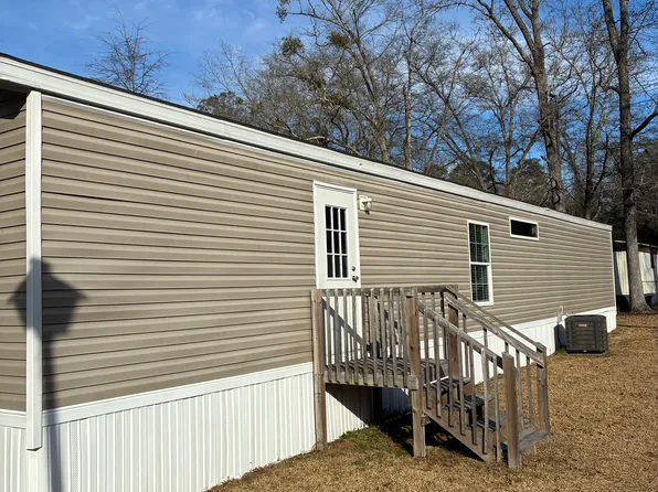 10001 Garners Ferry Rd, Eastover, SC