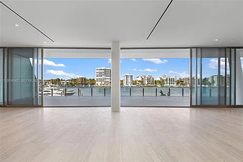 5 Grove Isle Dr Photo 1
