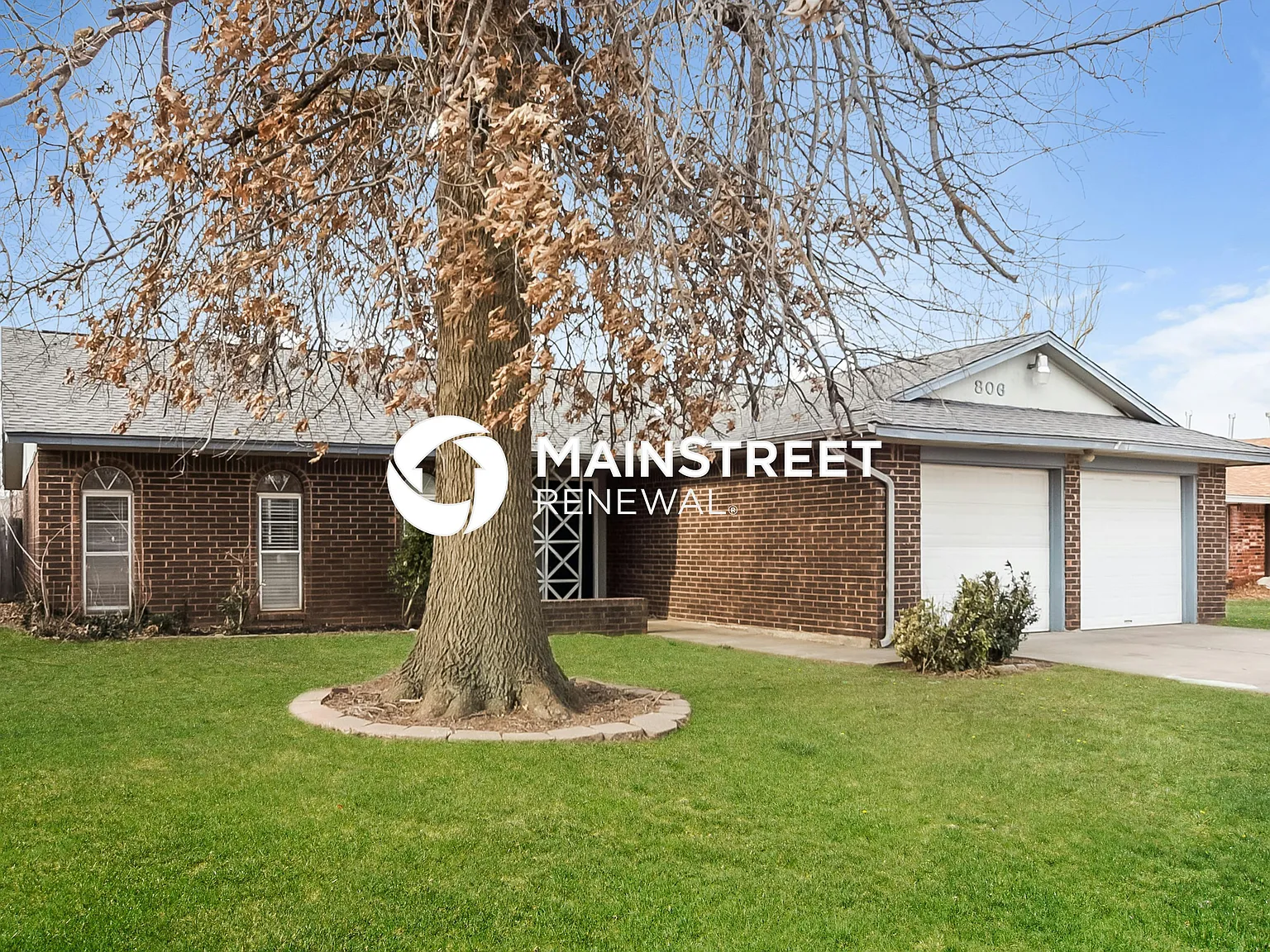 806 Arlington Dr — Photo 2