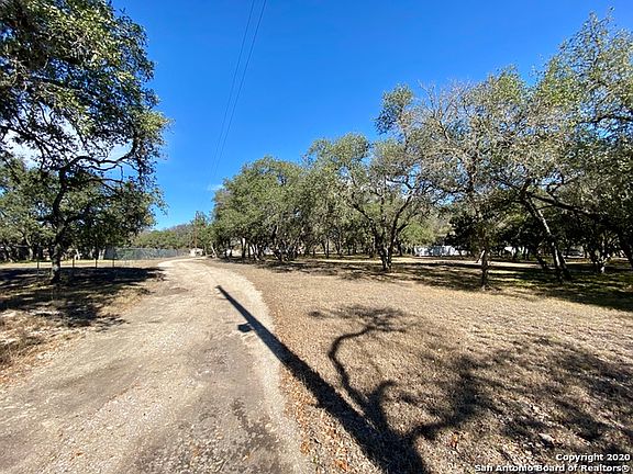 2nd image of 812 County Road 375