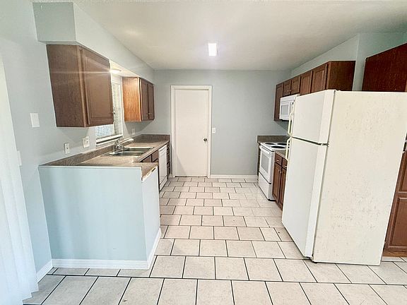 4th image of 1409 Niobe Ct