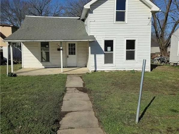 604 S Market St, Holden, MO 64040