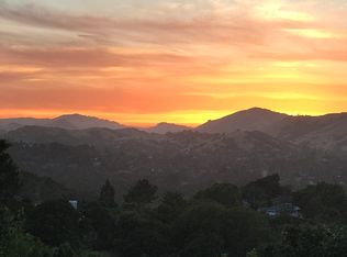 390 Ridge Rd, Novato, CA 94947