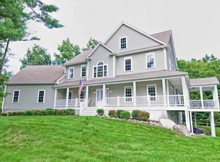 15 Hales Pond Ln, Wrentham, MA 02093