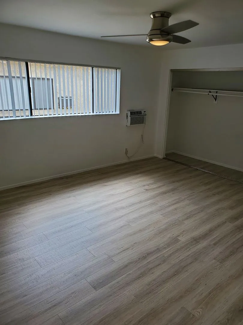4031 McLaughlin Ave — Photo 3