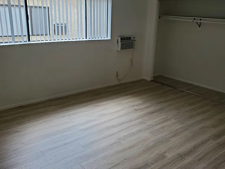 4031 McLaughlin Ave — Photo 3