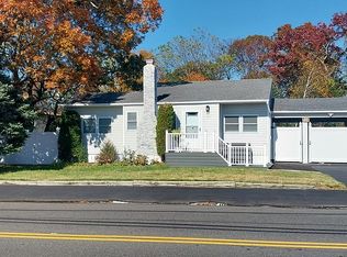 47 Weeks Rd, North Babylon, NY 11703
