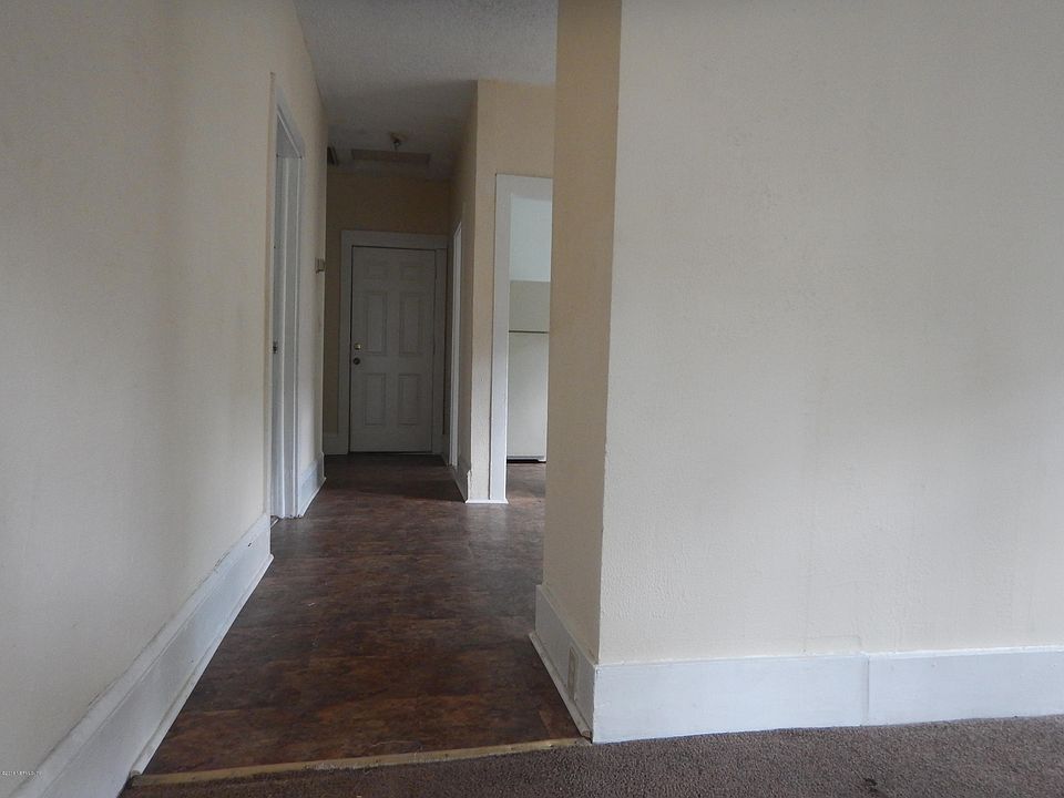 1st image of 2965 Thomas St