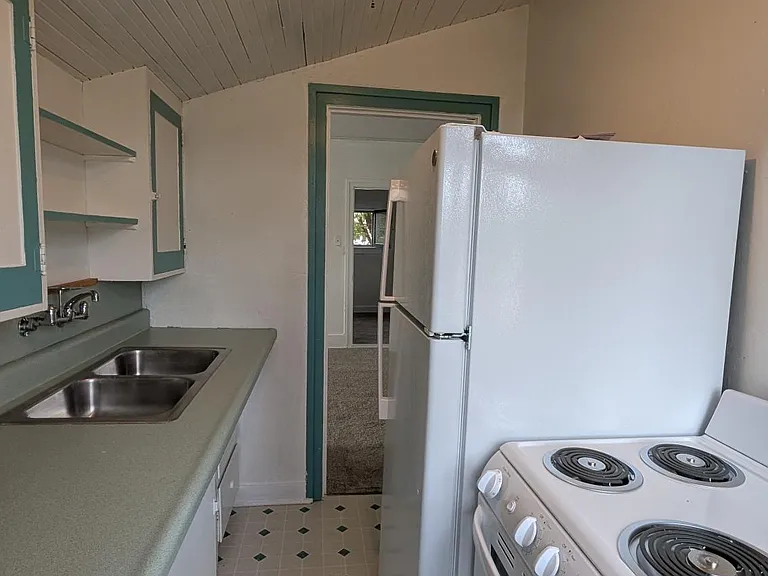 211 S 12th St #1 — Photo 7